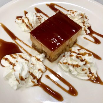 Tocino de cielo con piñones